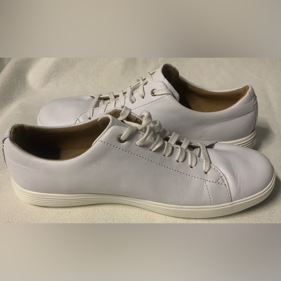 NWT Cole Haan W08780 Crosscourt Traveler Tennis Sneakers 9.5  NWT Cole Haan W08780 Crosscourt Traveler Tennis Sneakers 9.5 B White Leather